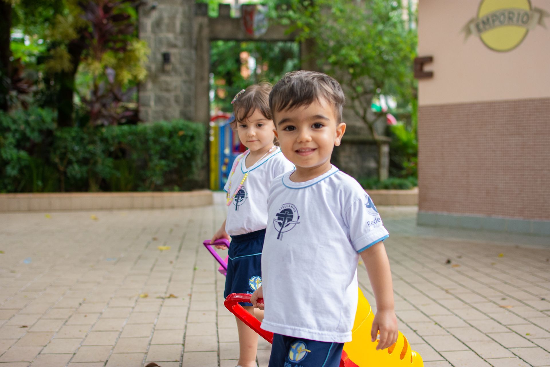 Descubra o ensino lúdico e inovador Colégio Stella Maris. Matrículas abertas em Santos.