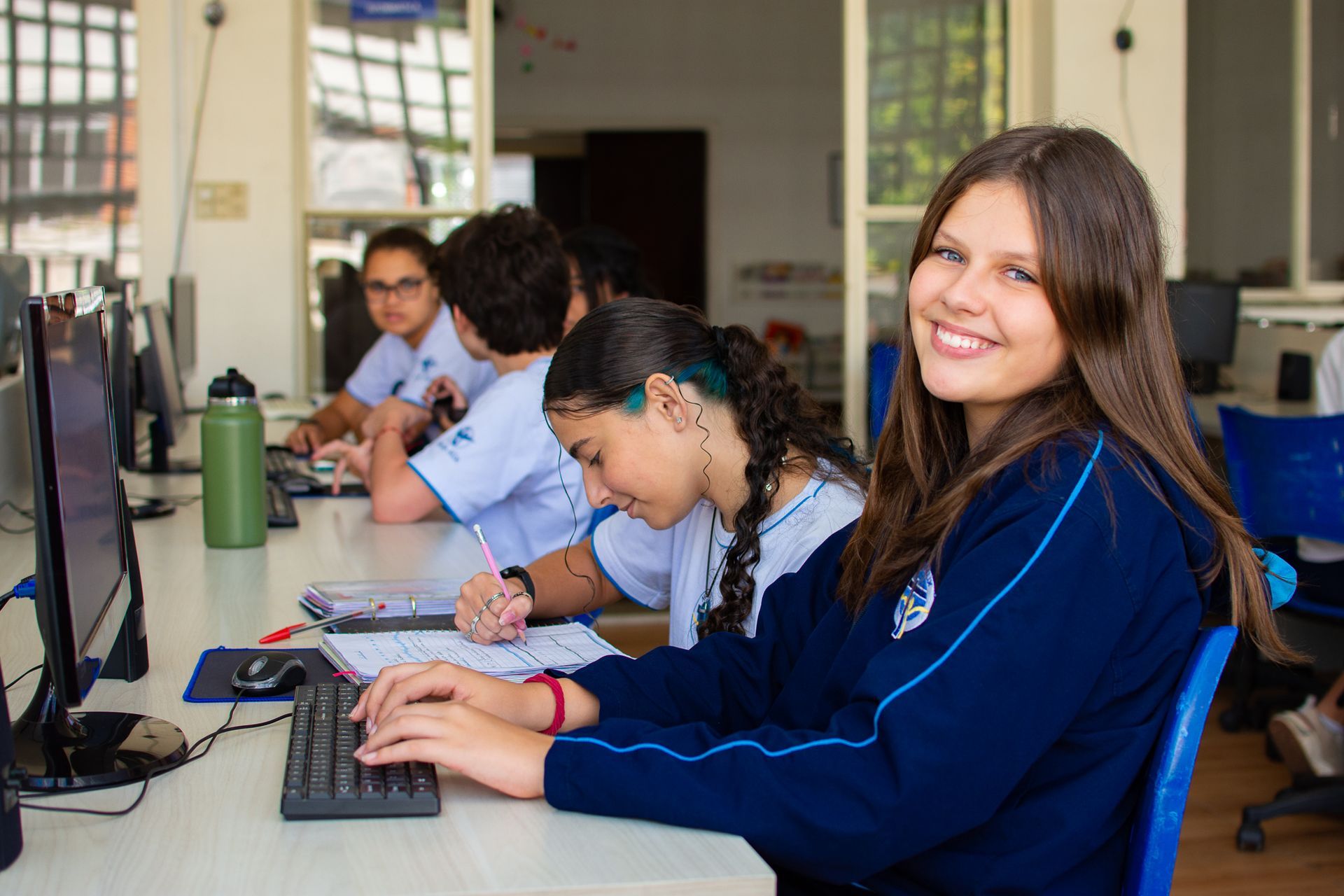 Colégio Madre Alix. Desenvolvimento integral dos alunos. Ensino de Inglês e de Francês.
