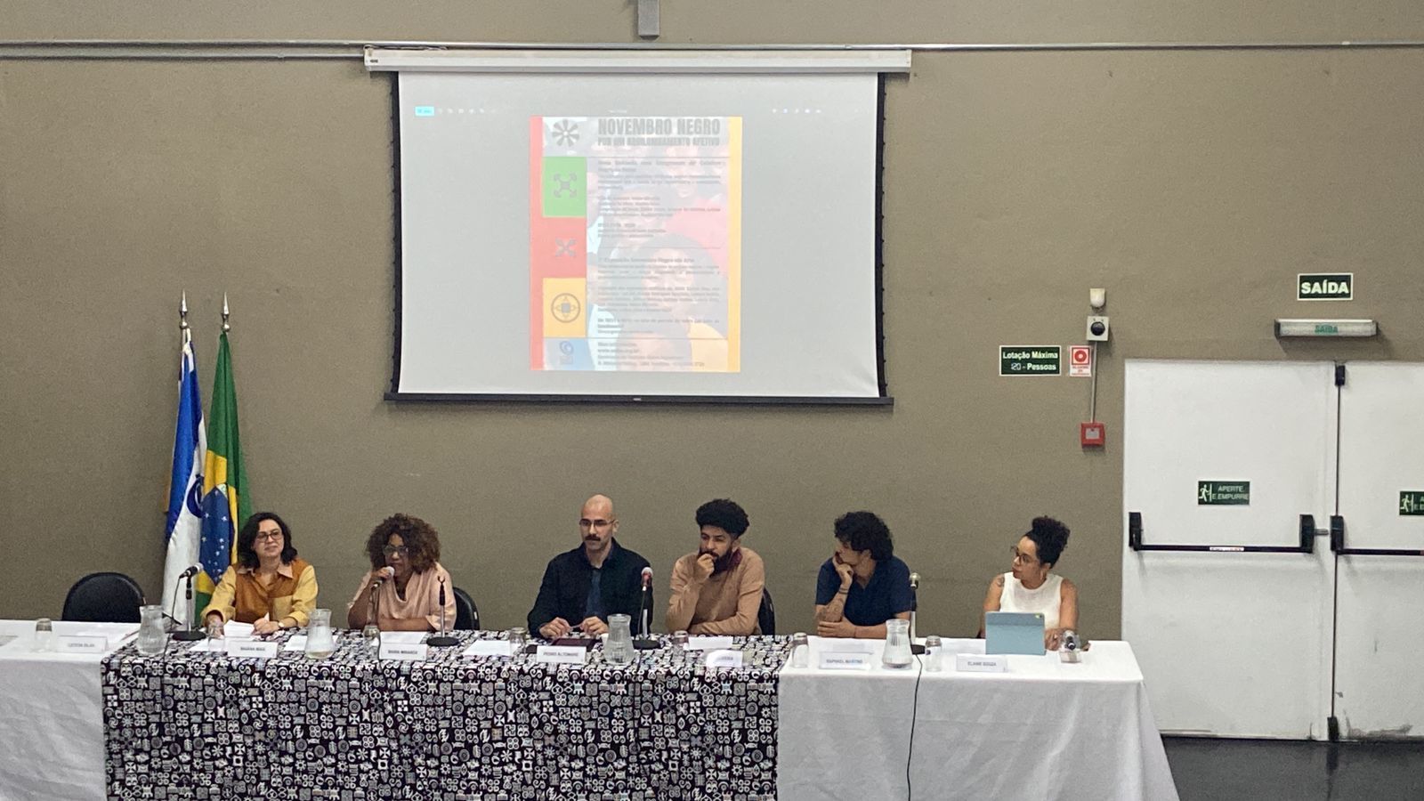 O  texto: A Psicanálise de Freud na educação Freiriana: Conflitos e sintomas no contexto educacional