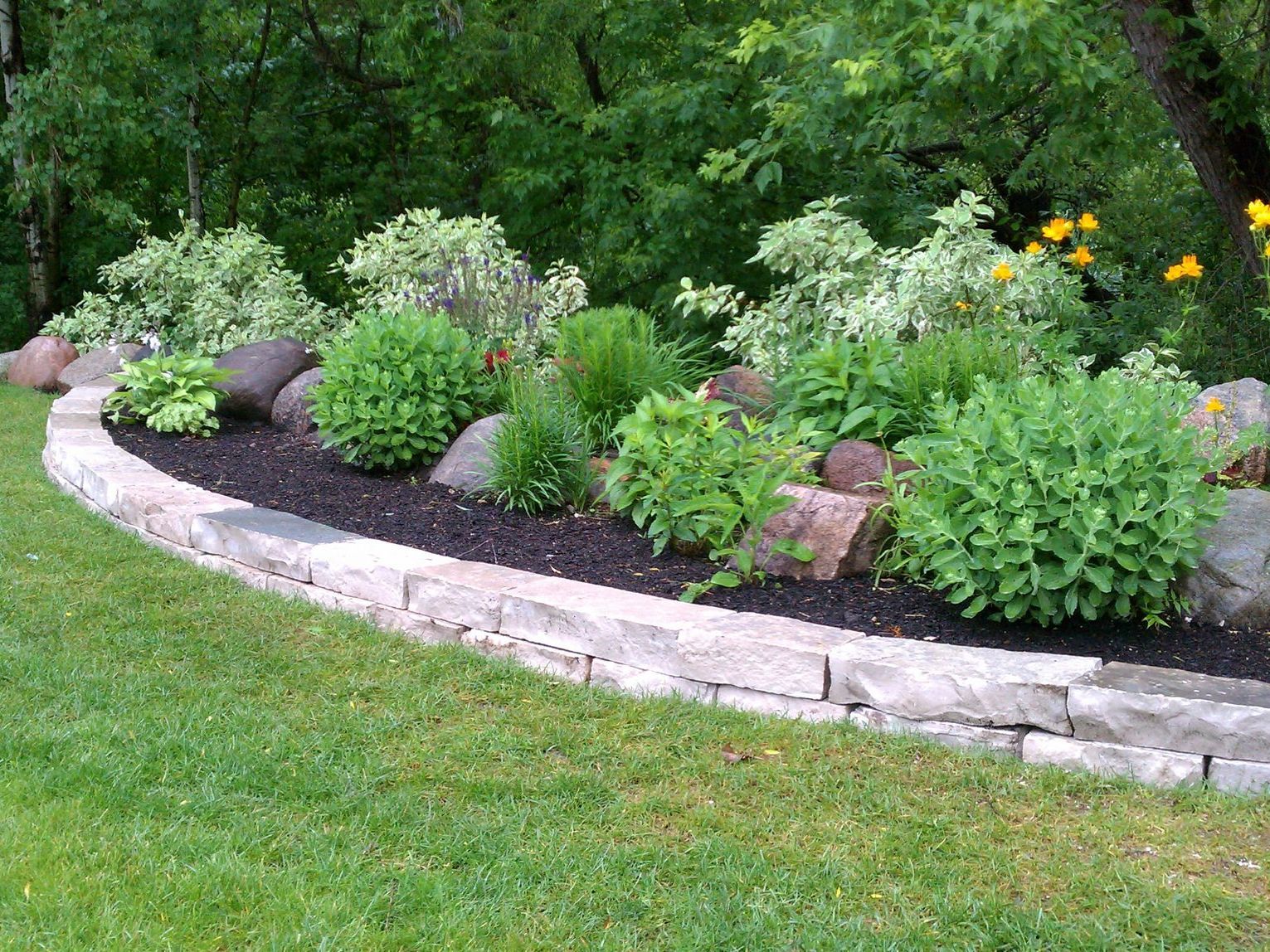 Natural Stone Edging | Landscape Design | Accent Boulders