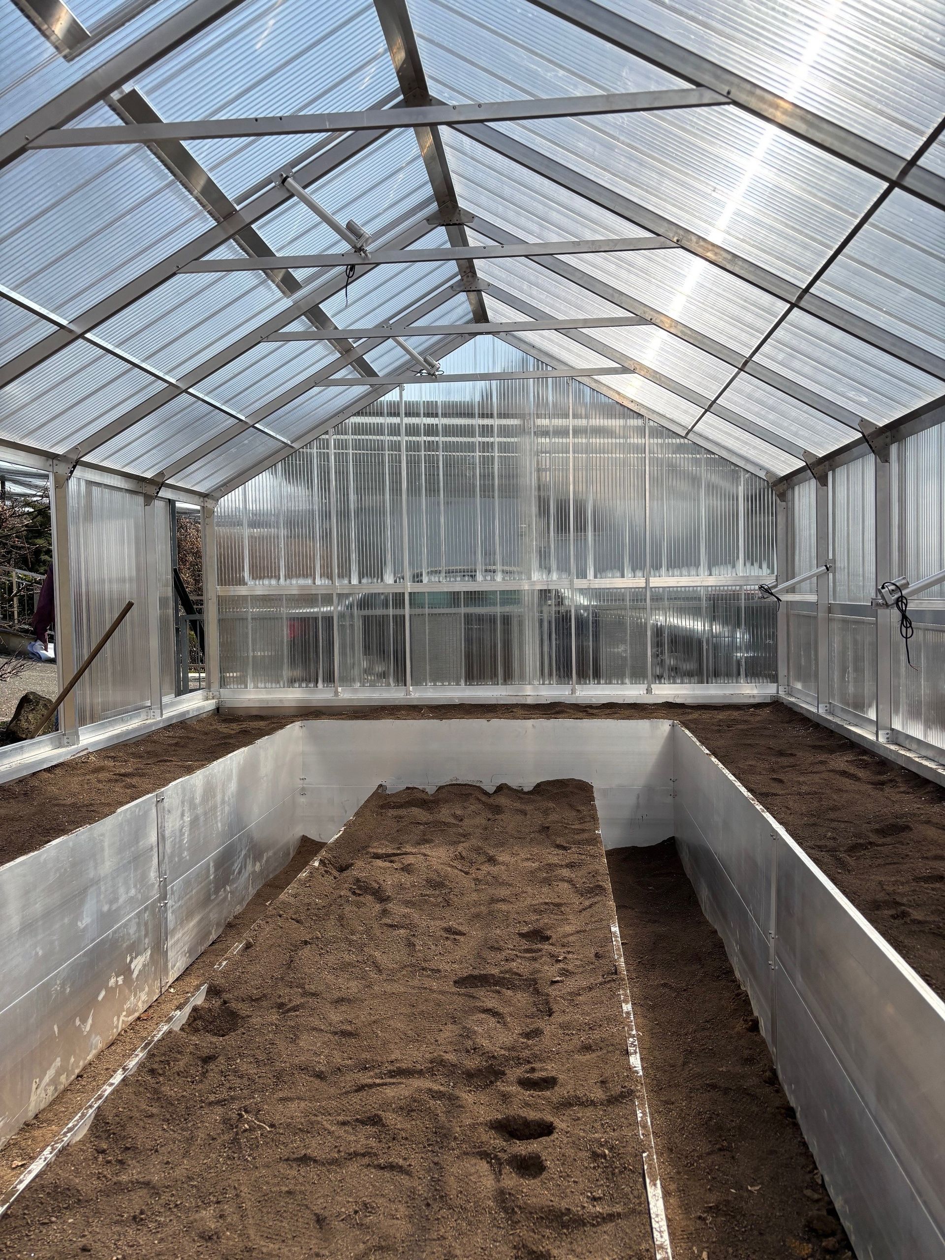 Hochbeet Gewächshaus 4x6m mit elektro-lüftungssteuerung und Arbeitstisch