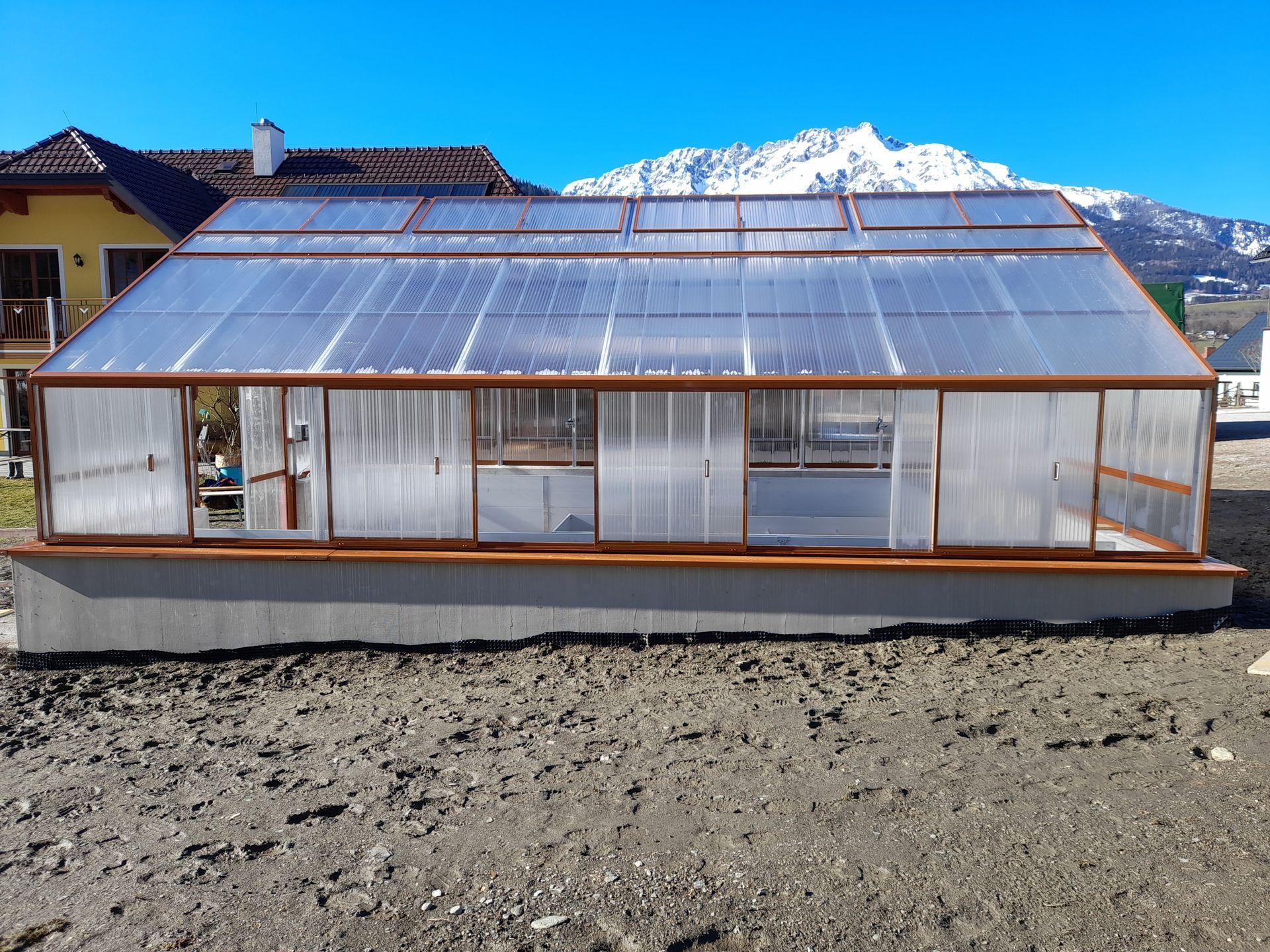 Hochbeet Gewächshaus 6x8m Ockerbraun mit Schiebelementen
