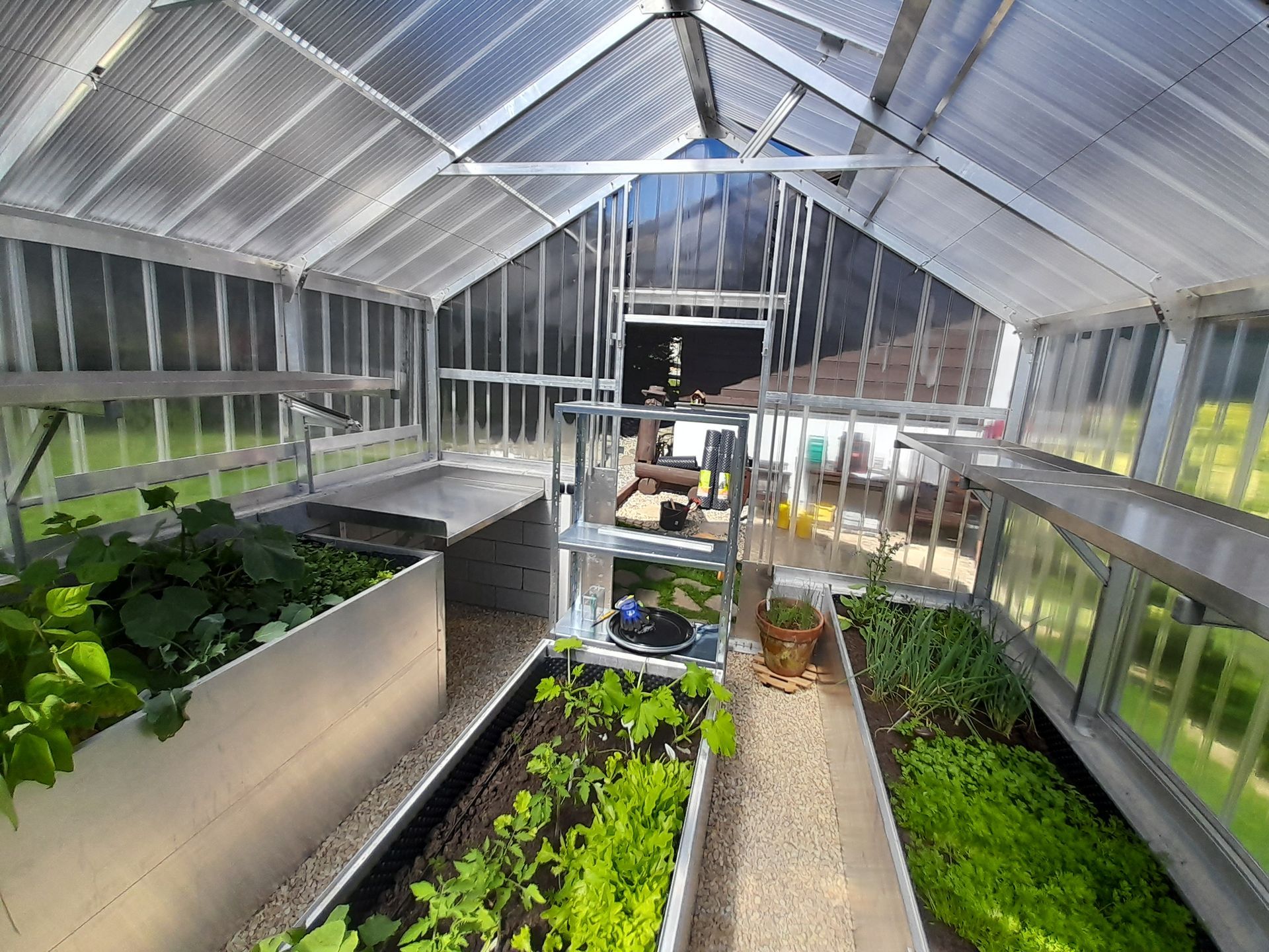 Hochbeet Gewächshaus mit Arbeitstisch und Abstelltassen 3,6x4,2m