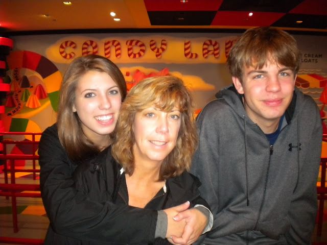 Kelsey Kramer with her mother Lori and brother Kyle Kramer