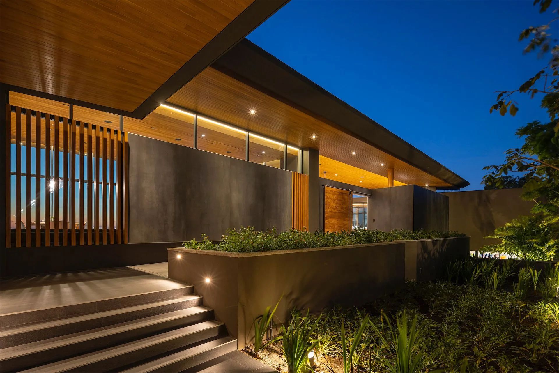Villa Avellana front - Sarco architects