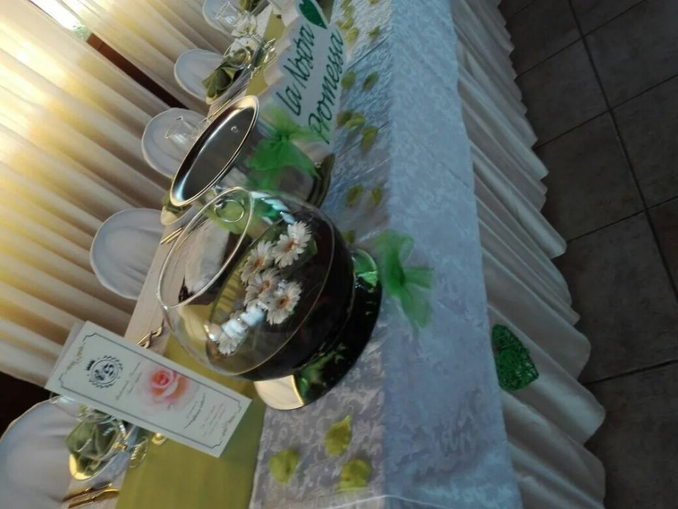 Tavolo con buffet