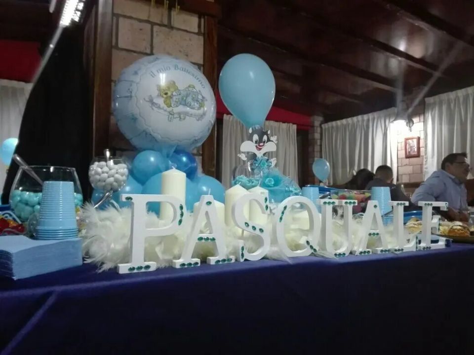 Tavolo decorato per compleanno