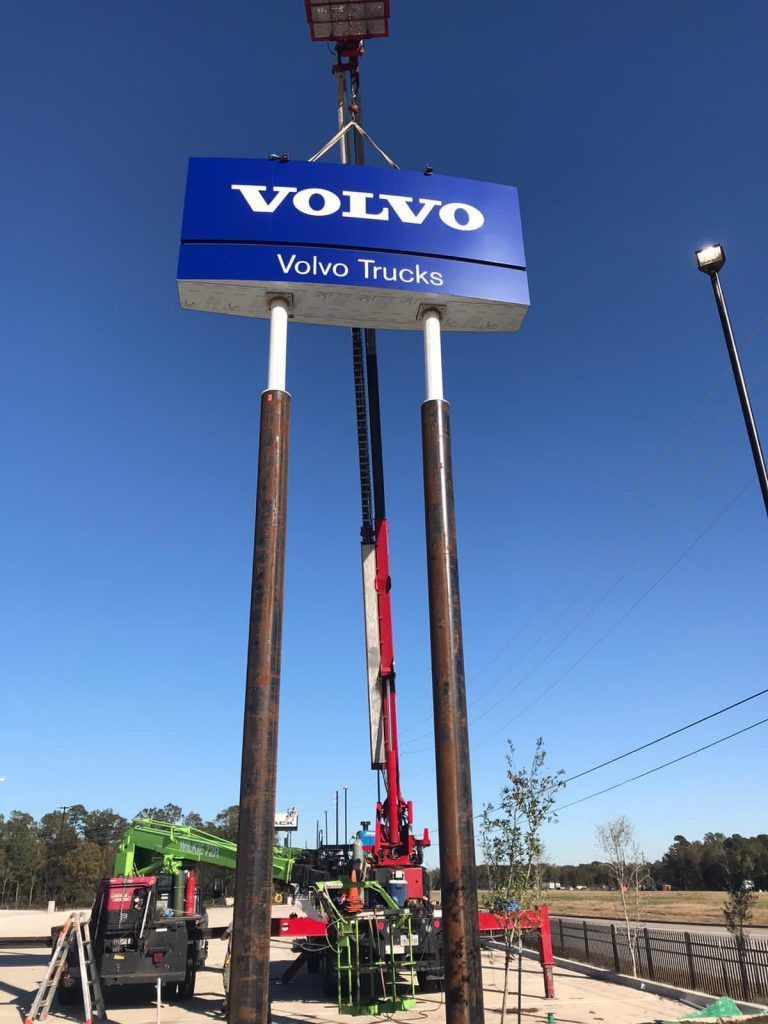 40-ft pylon sign with LED lighting for a Houston shopping center – Designed by Craftech