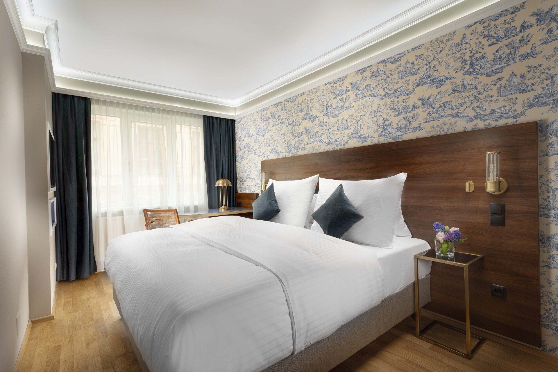 artist-rooms-cosy-king