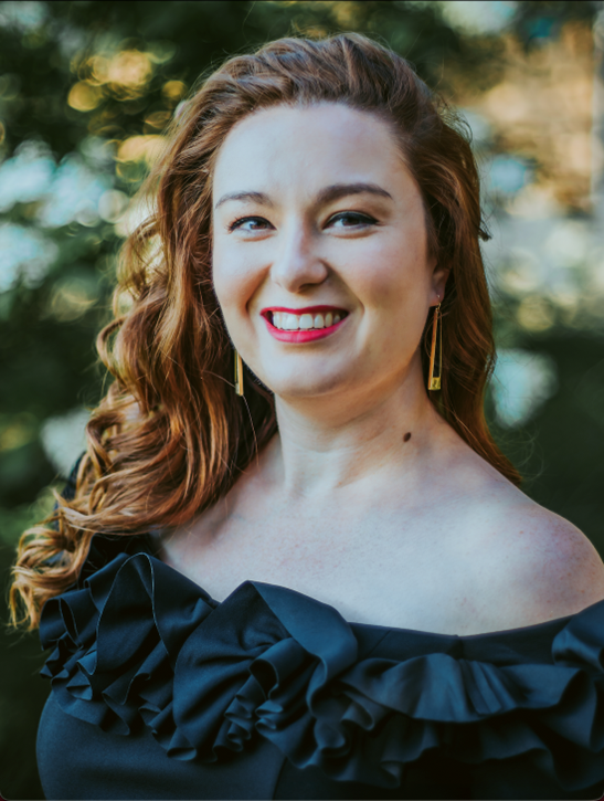 Hilary Grace Taylor Headshot