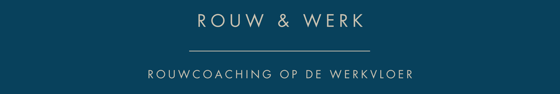 Logo Rouw & Werk Begeleiding bij rouw op de werkvloer. Donkerblauw met beige letters