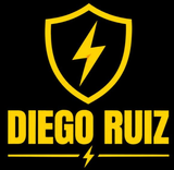 Escudo amarillo con un rayo sobre el texto «DIEGO RUIZ» en un fondo negro