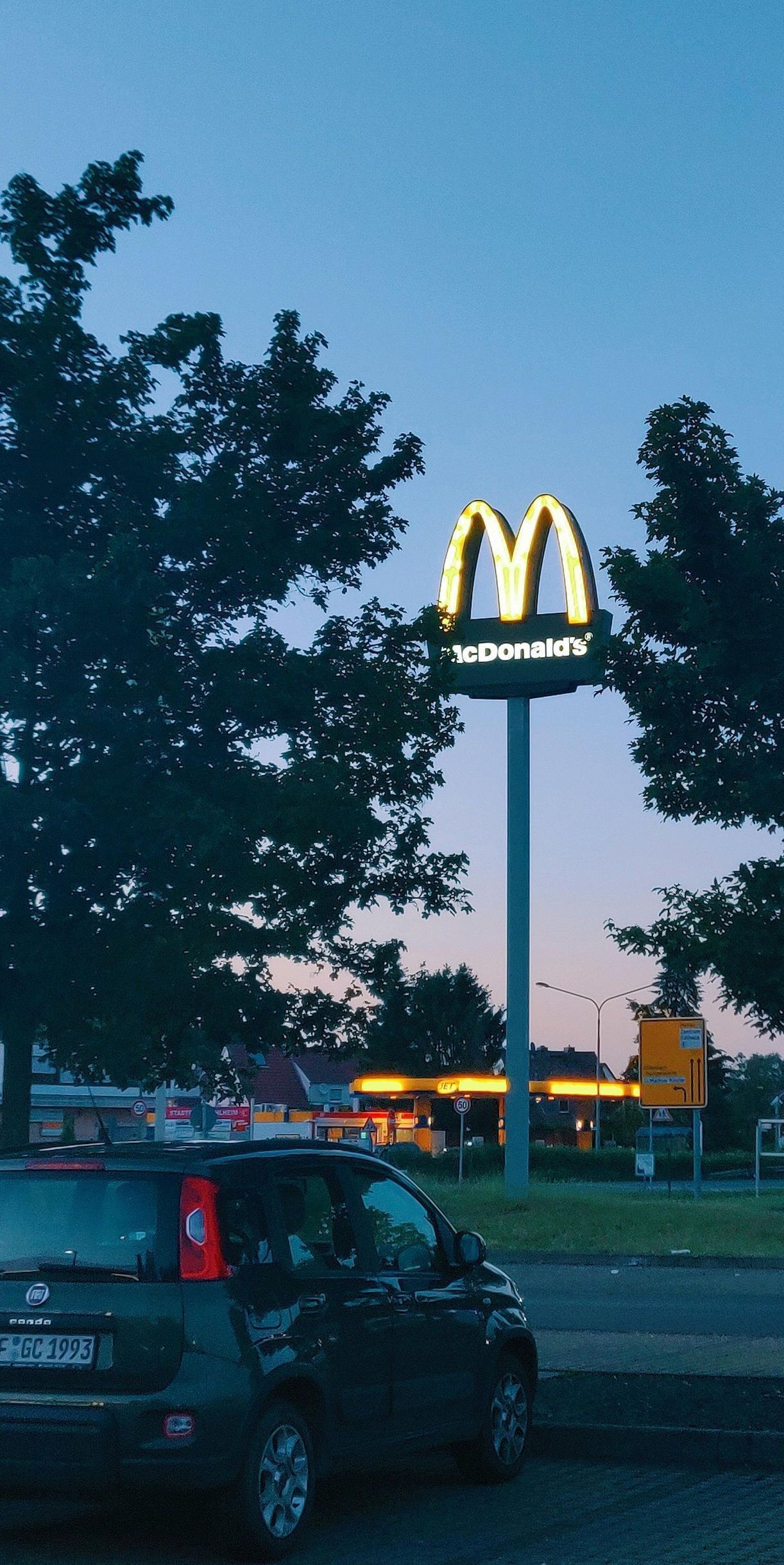mcdonald's sign