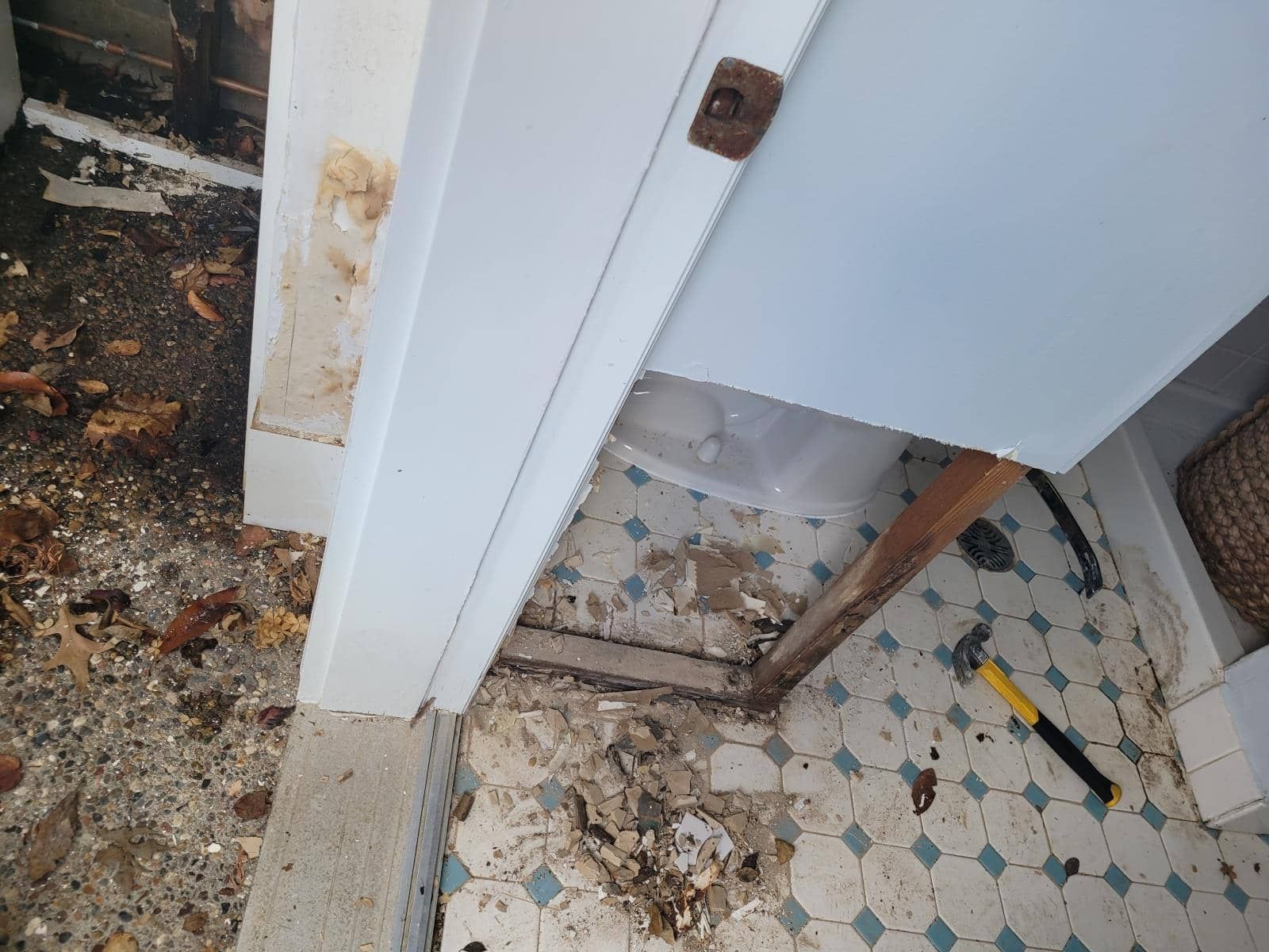 water damage due to pipe burst