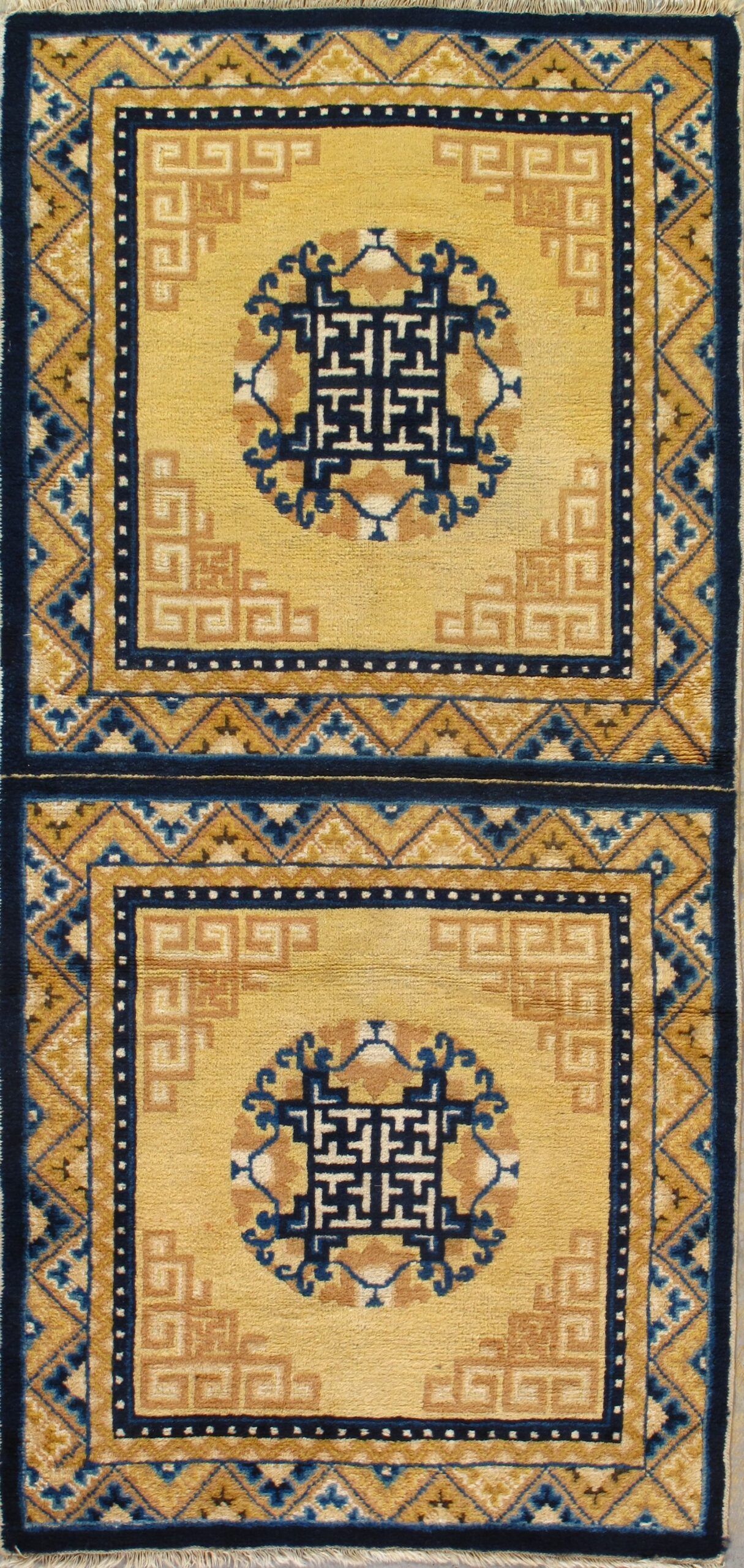 Antique Chinese rug, 2'8