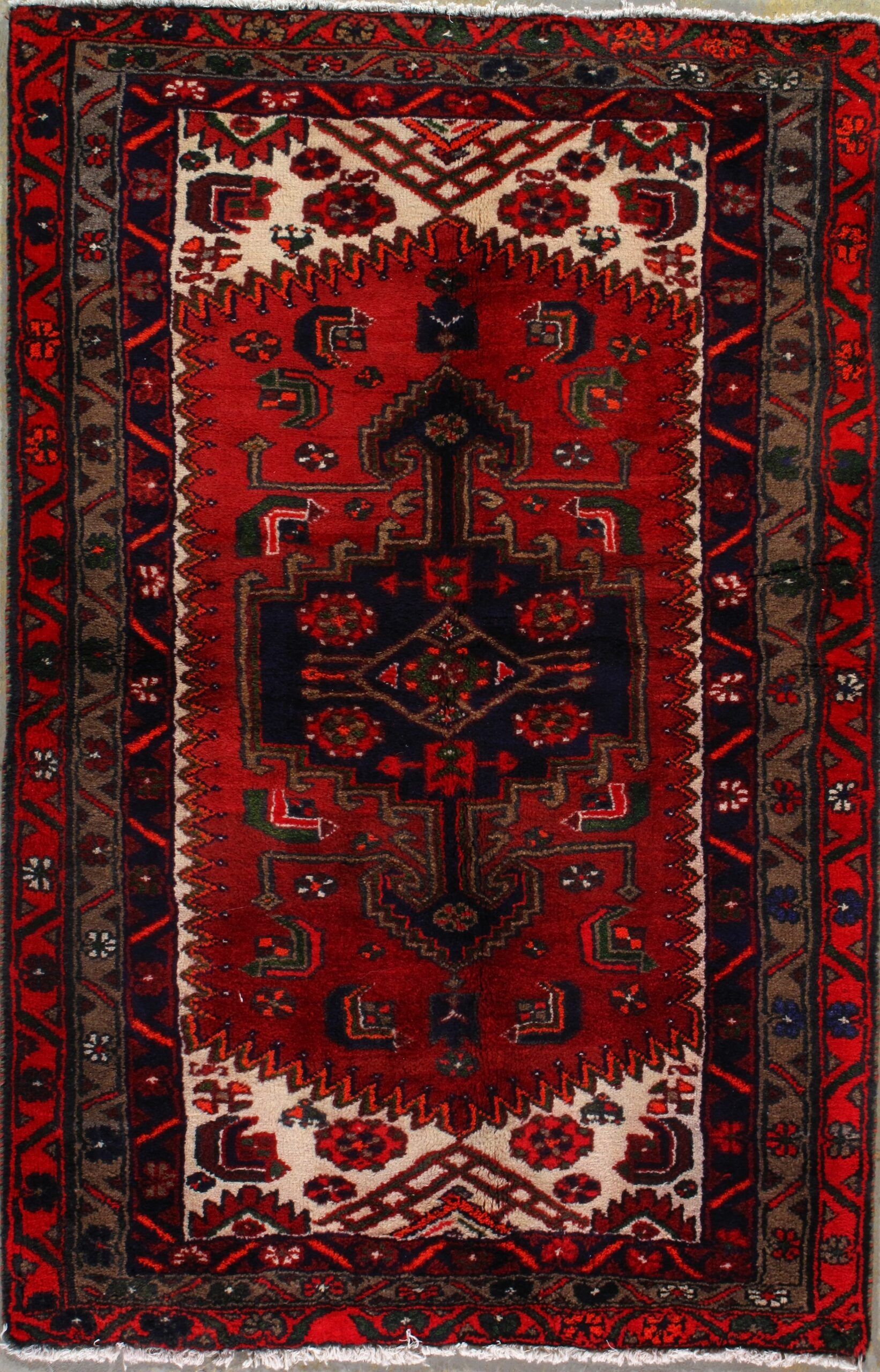 Vintage Persian Heriz rug, 3'2