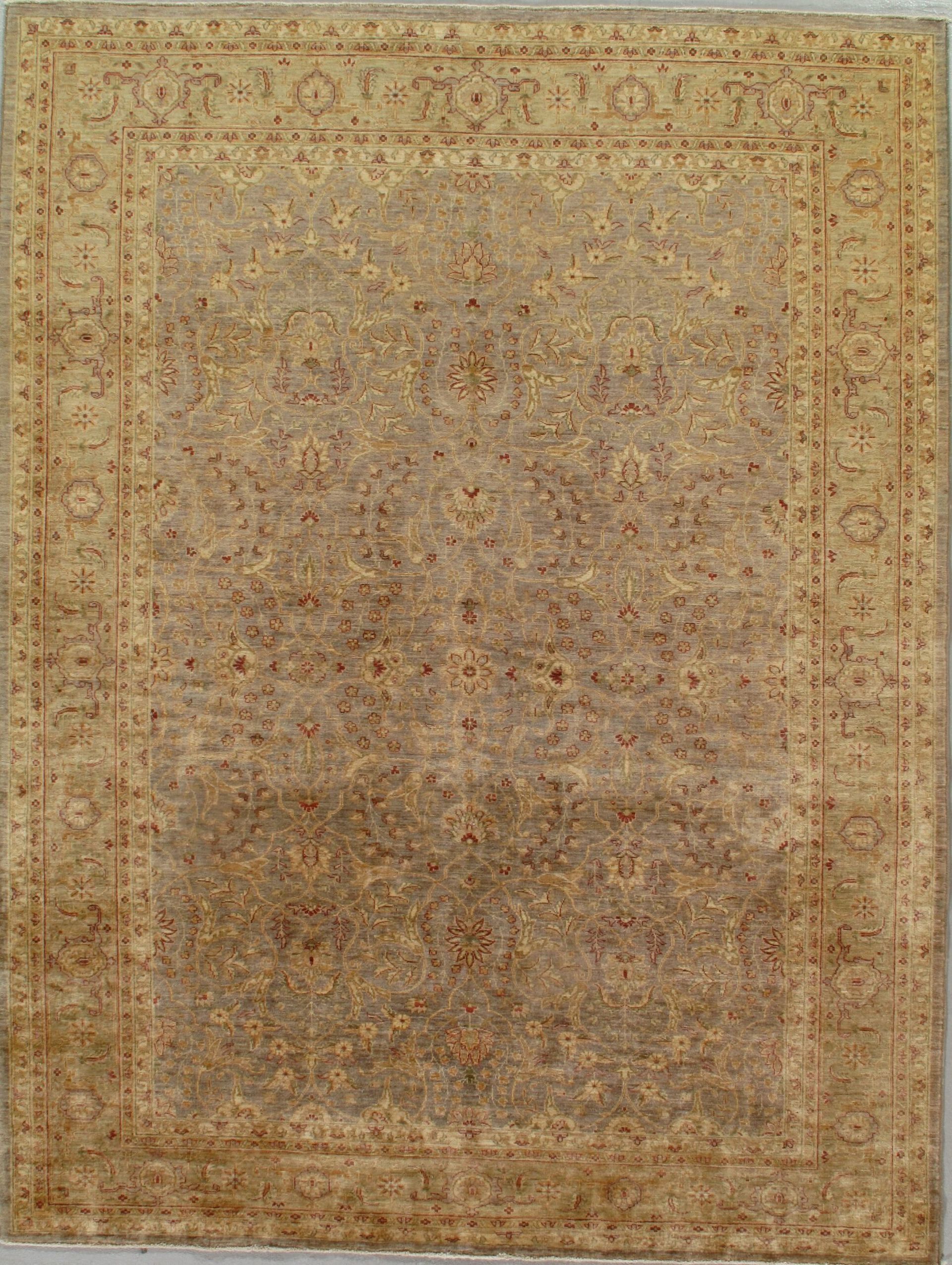 Tabriz rug, 7'2