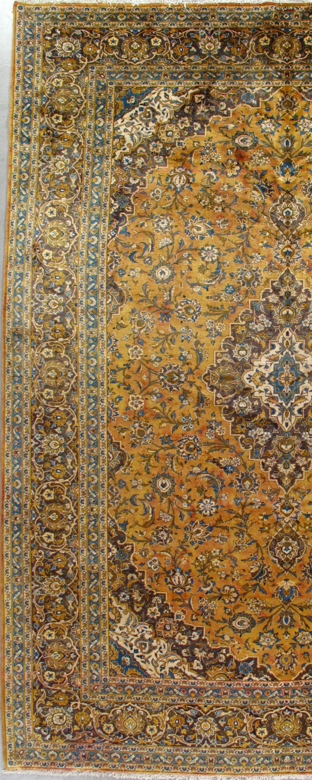 Persian Kashan rug, 9'8