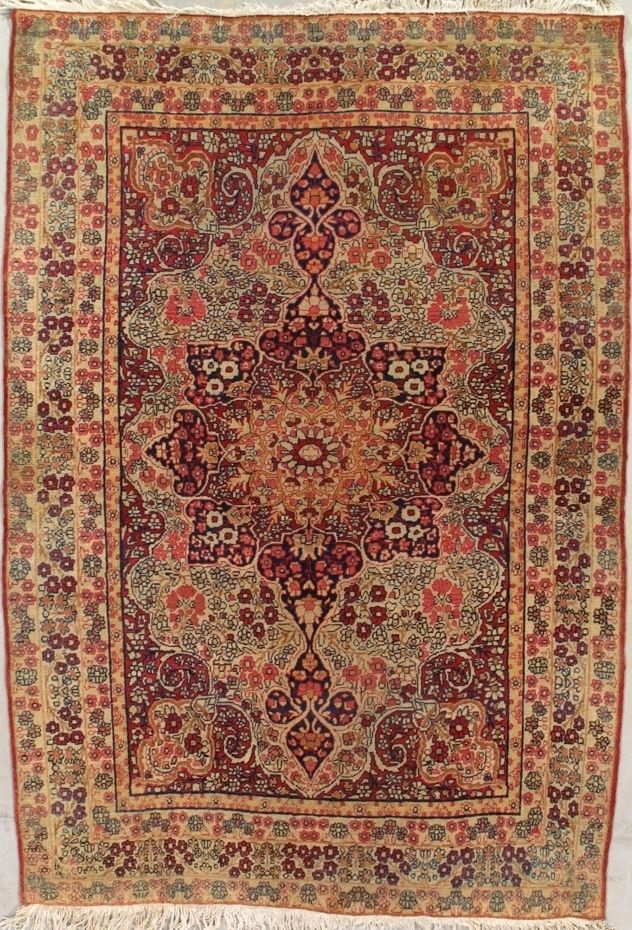 Antique Lavar Kerman rug, 4'6