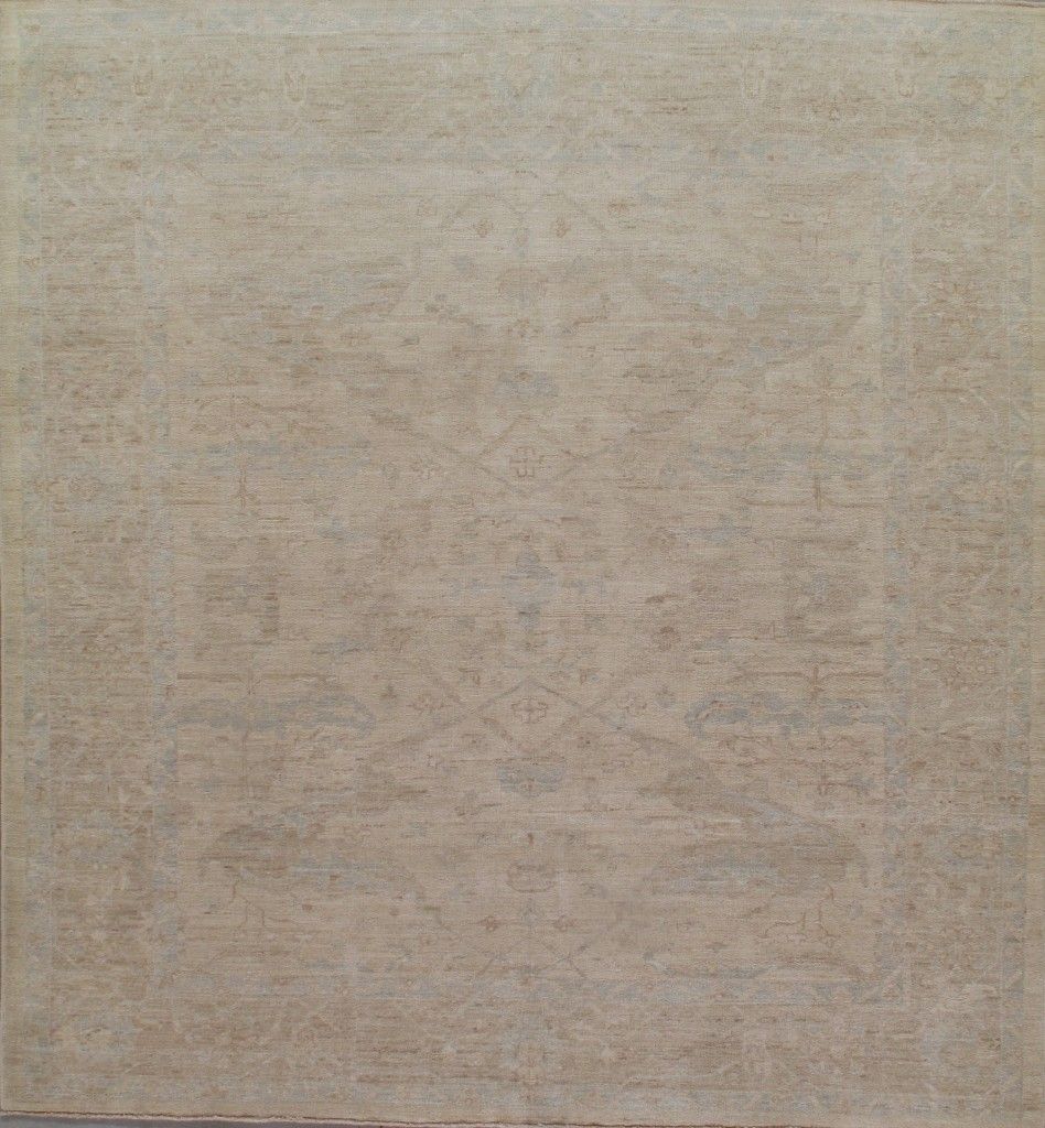 Pakistan Oushak rug, 8' x 8'7