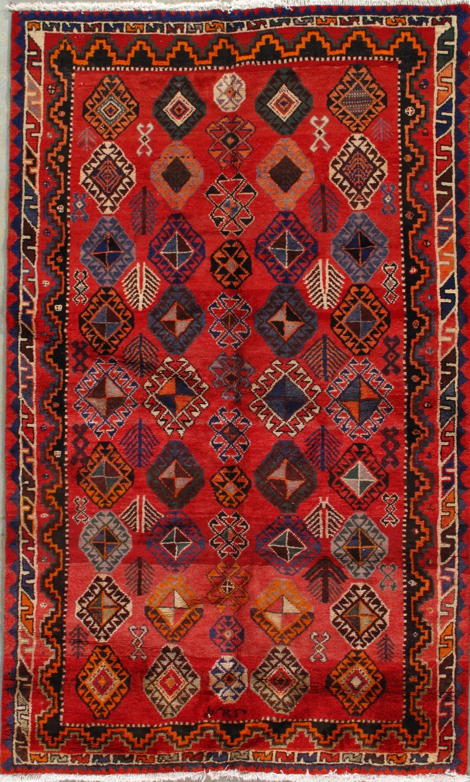 Vintage Persian Qashqai rug, 4'7