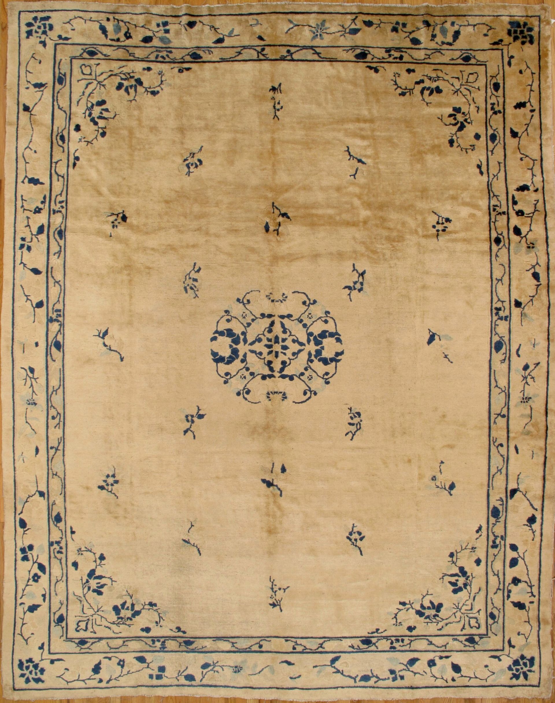 Antique Chinese rug, 9'3