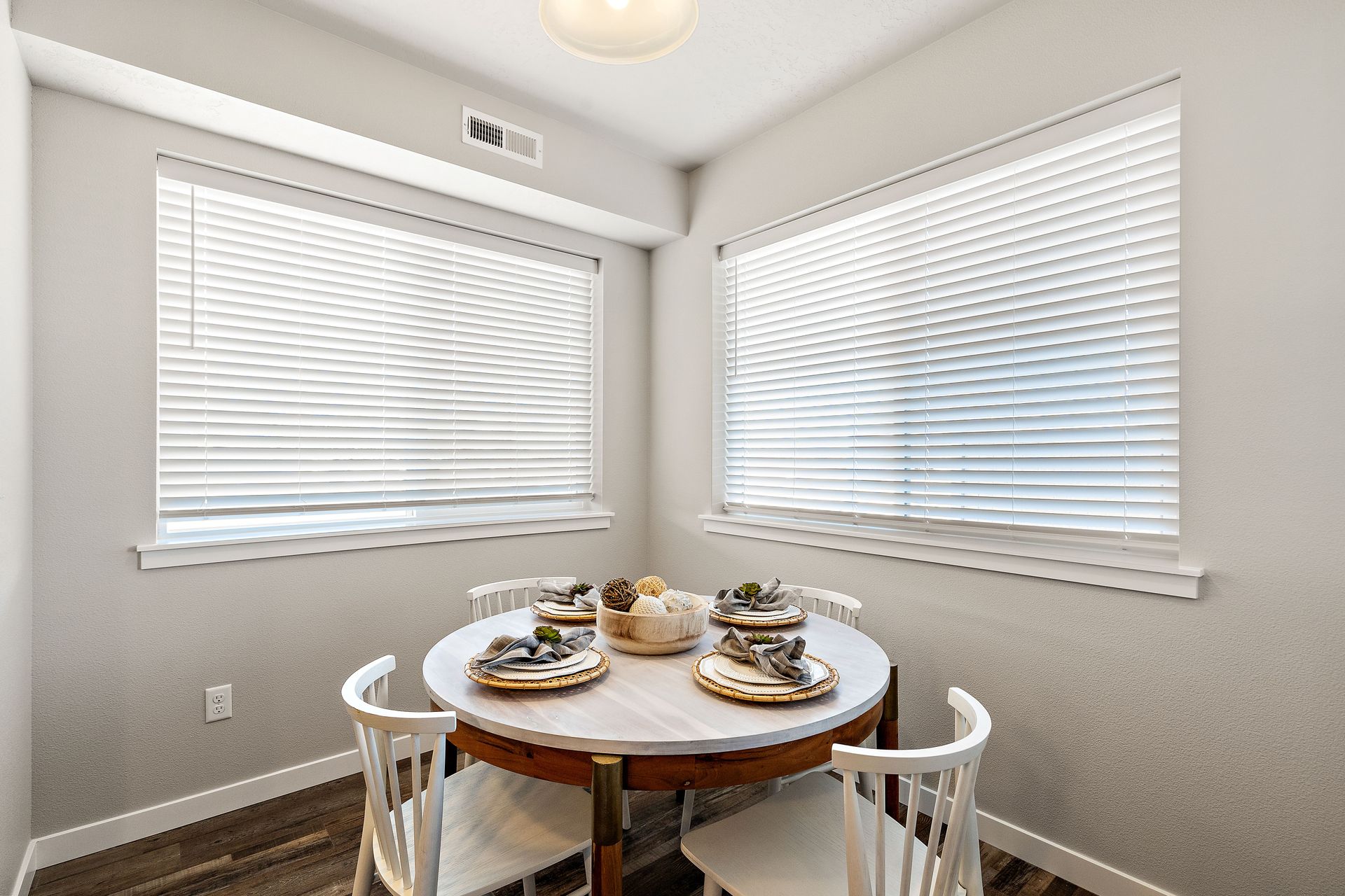 Luxury Apartment Nampa, ID Brownstone Flats