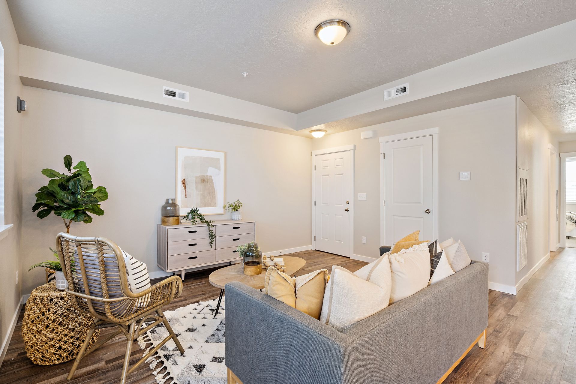 Luxury Apartment Nampa, ID Brownstone Flats