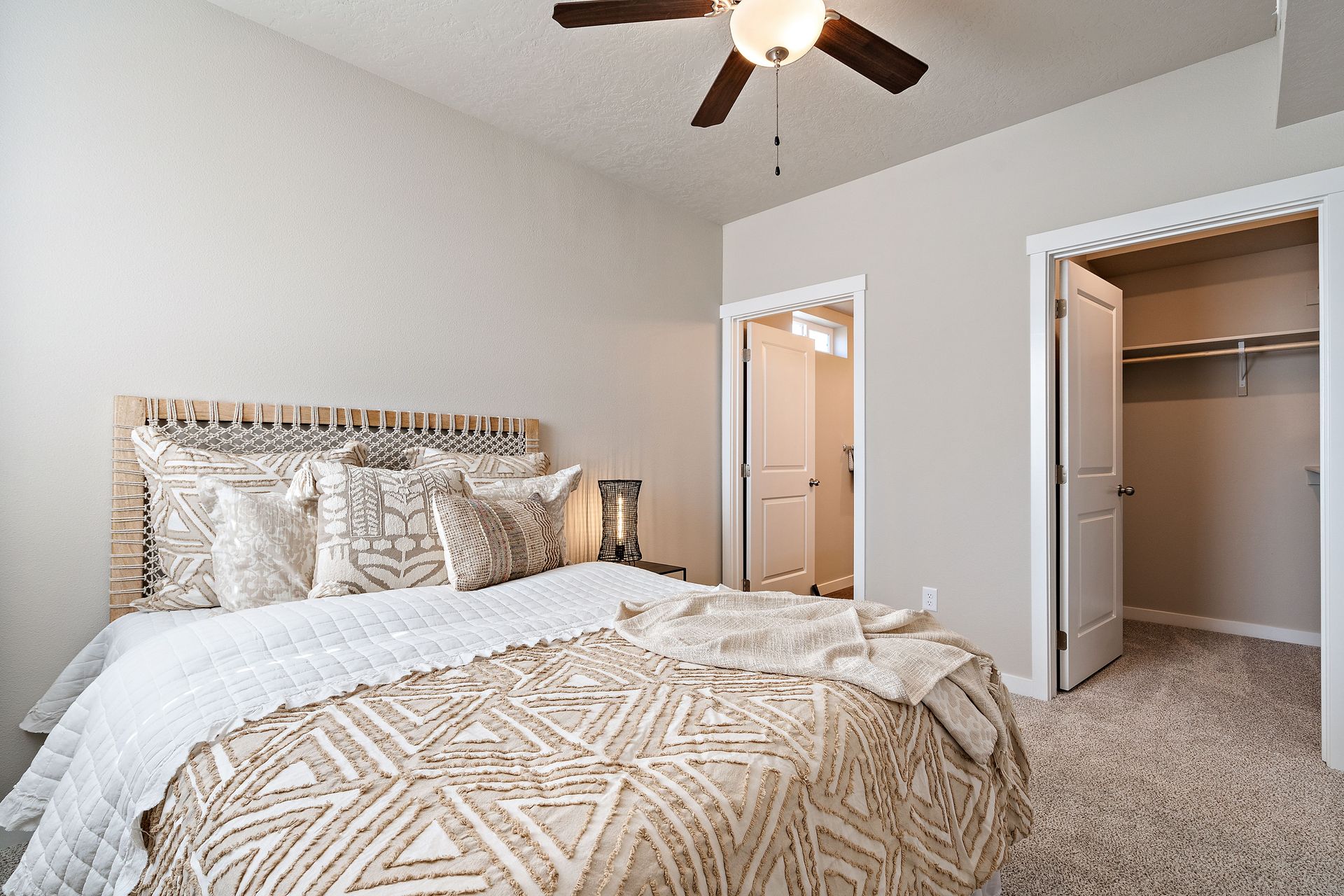 Brownstone flats bed 2