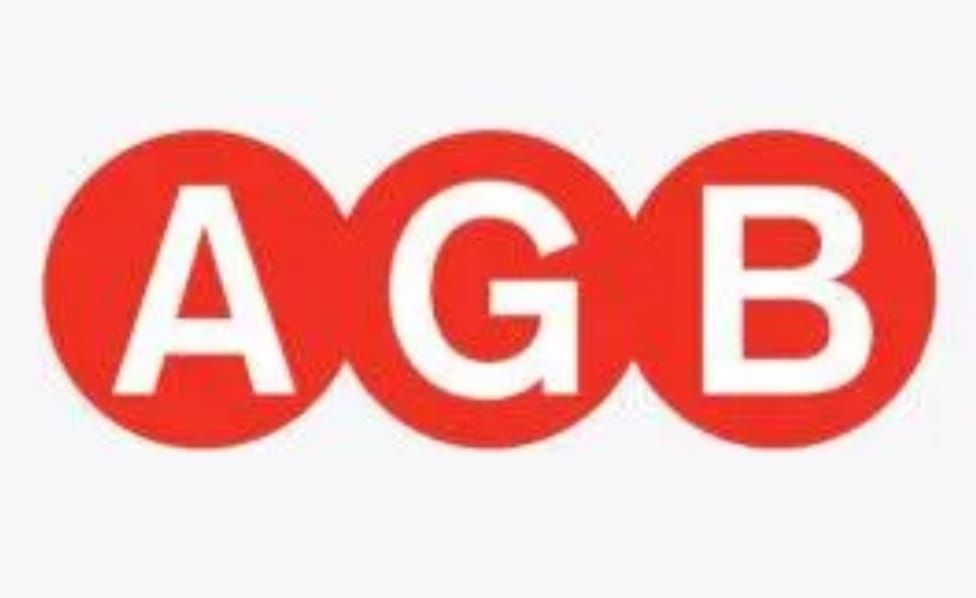Logo AGB rosso con lettere bianche all'interno di tre cerchi sovrapposti
