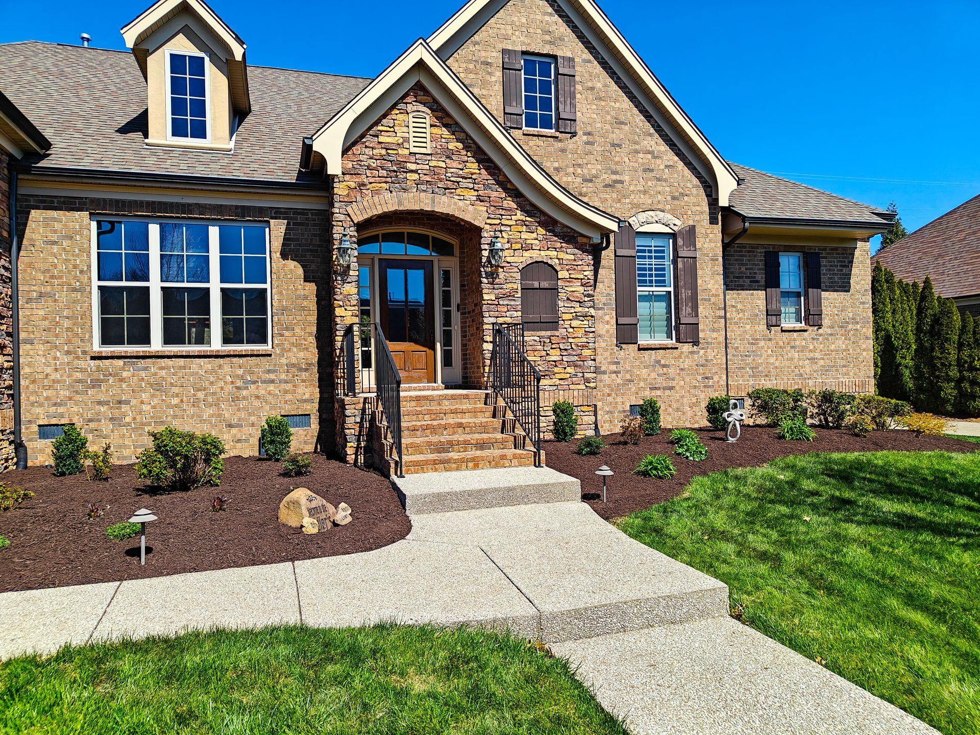 Residential landscaper in Brentwood, TN