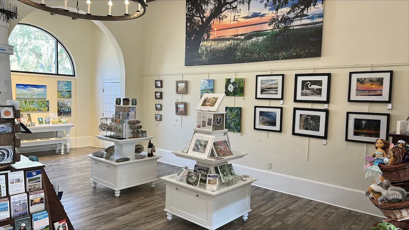 Engaging local community through art and curated consignment merchandise
