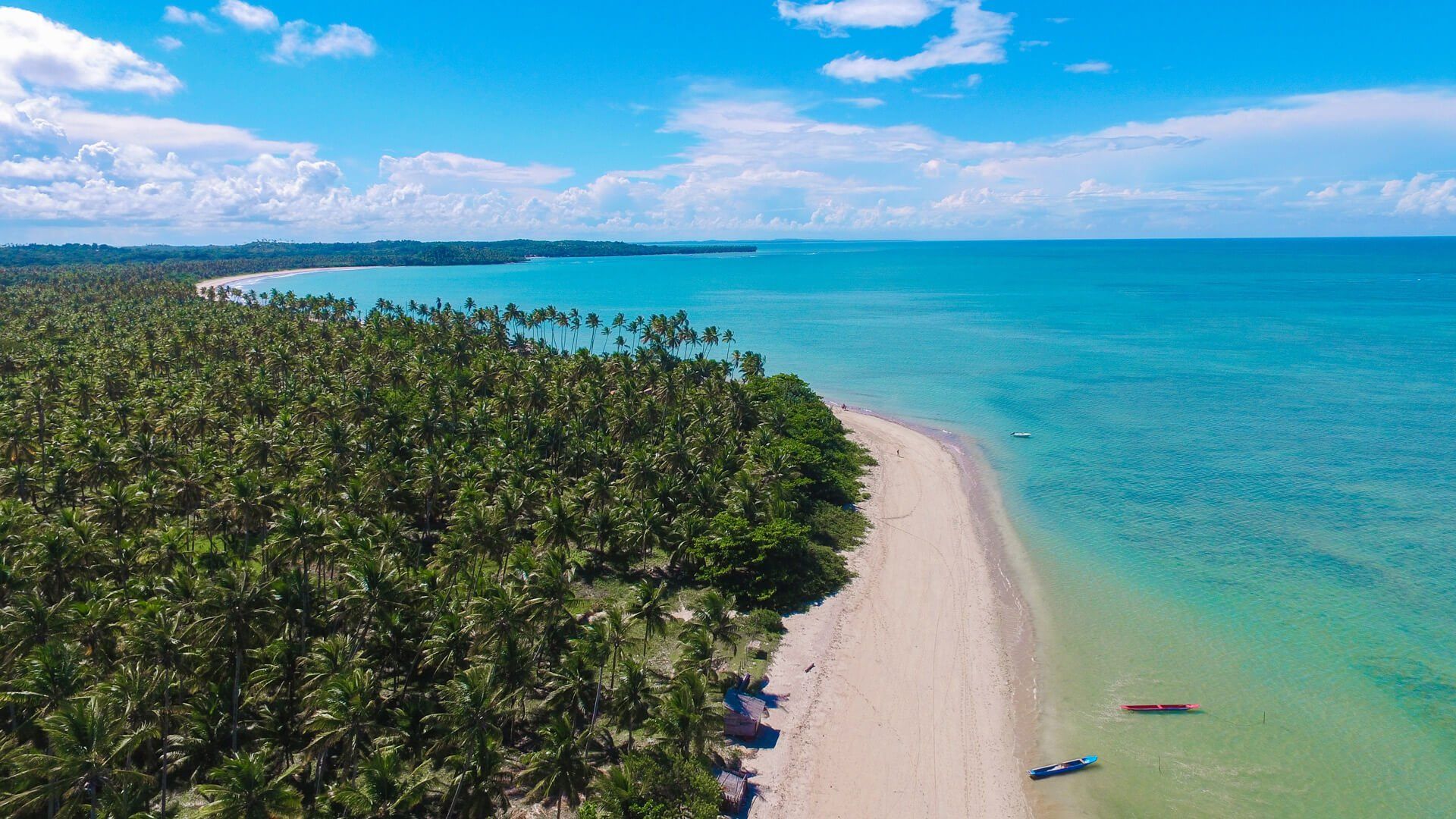 faixa da praia de Boipeba vista aérea