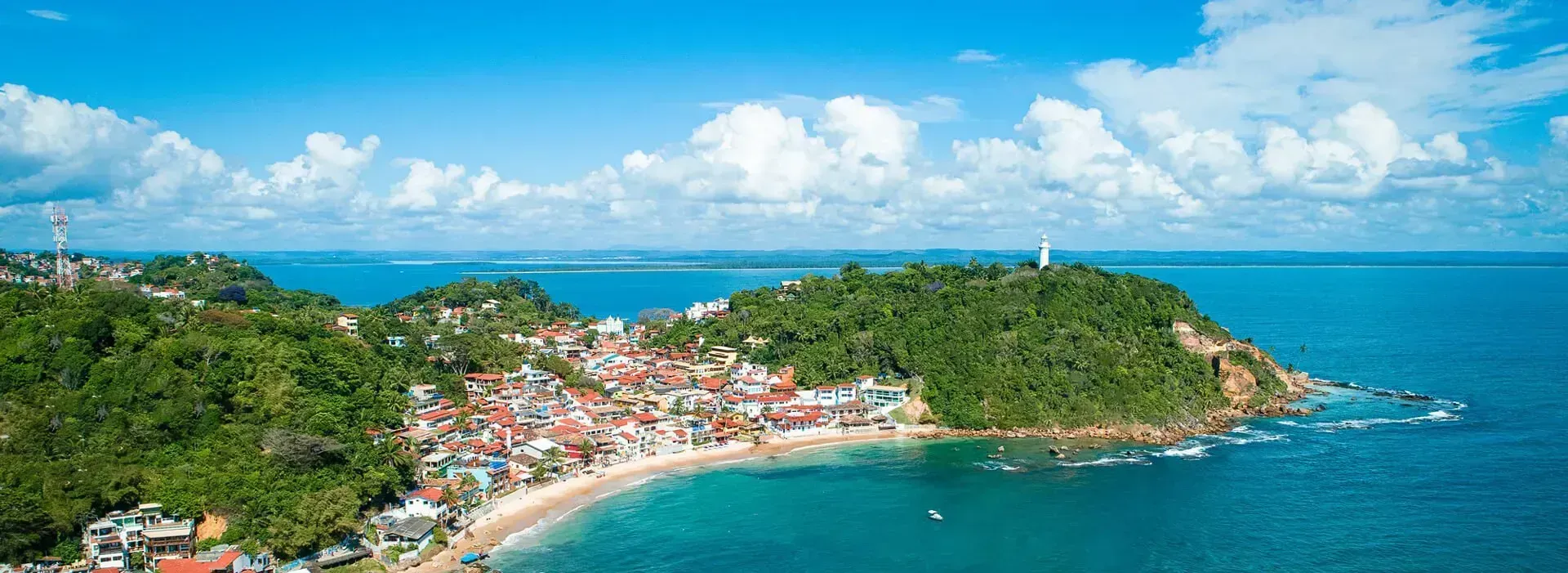 Imagem aérea de Morro de São Paulo e suas belas praias.