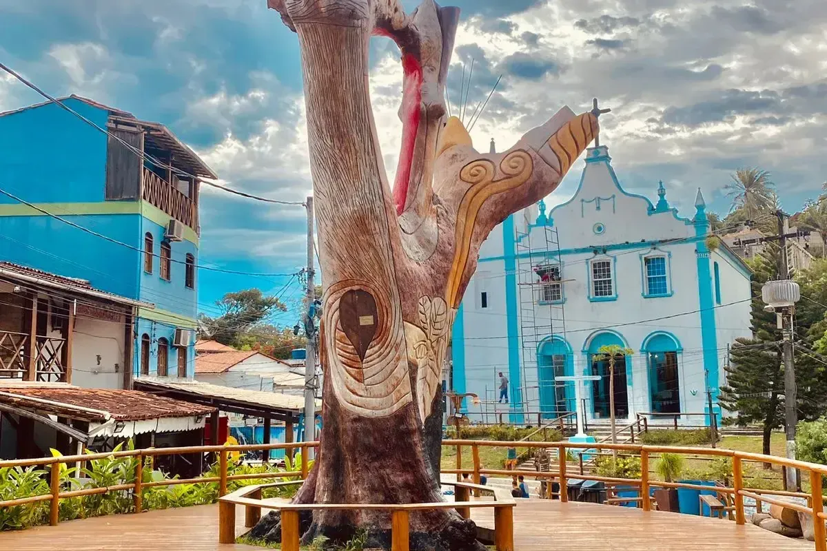 Imagem de praça na Vila de Morro de São Paulo.