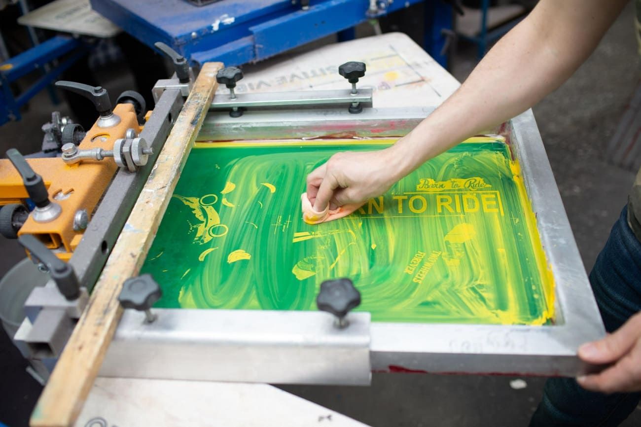 Top 9 Reasons to Use the TShirt Silk Screening Technique