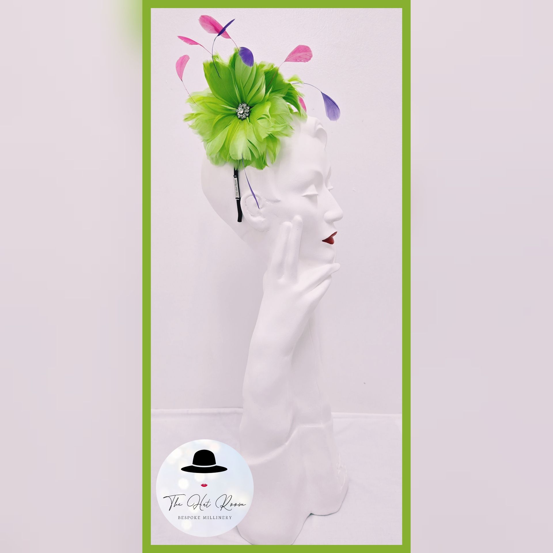 Feather flower
fascinator
wedding guest style