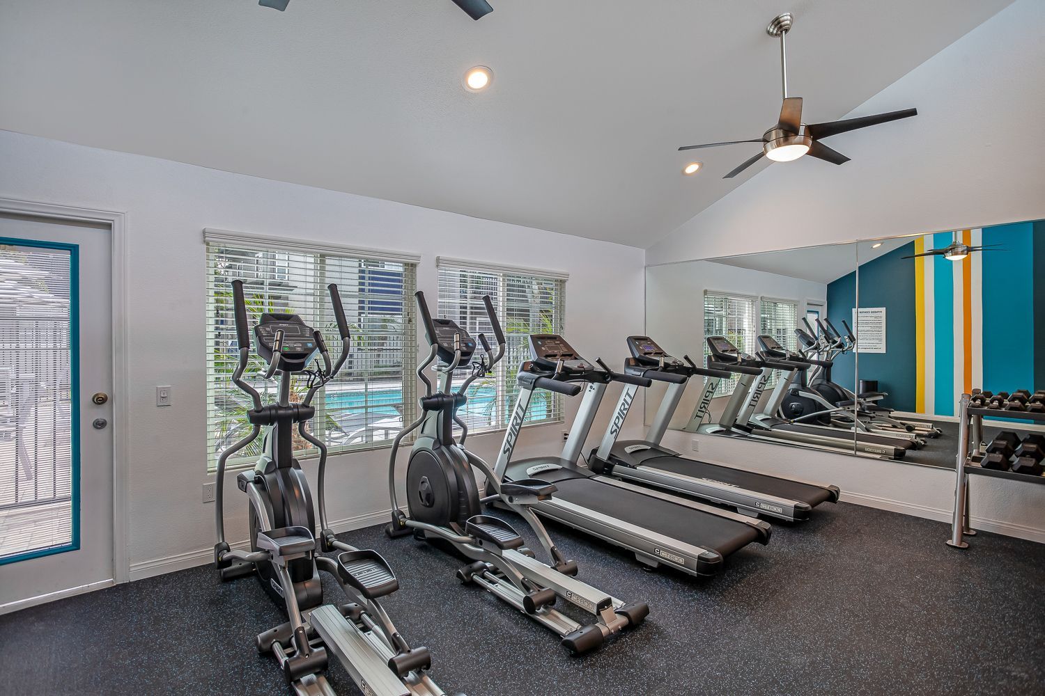 Image gallery displaying interior and exterior images of gallery - Click the amenities tab for list of unit and property amenities
