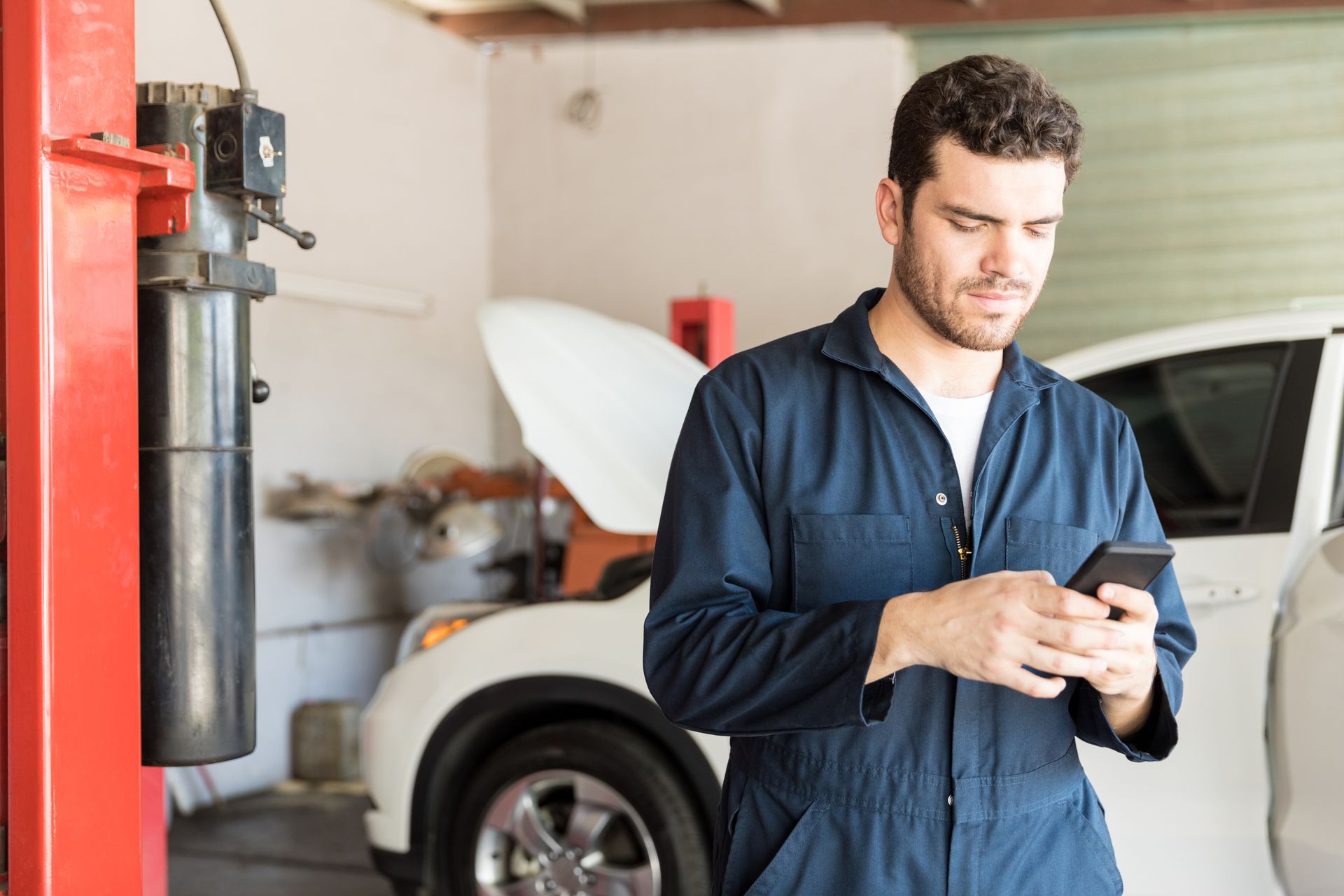 a mechanic in looking for Chicago digital marketing