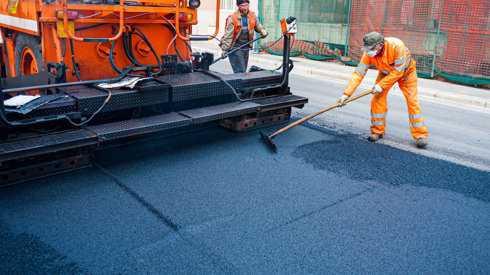 Paver laying asphalt - Wendell, NC l Champ's Paving & Seal Coating INC Paver laying asphalt - Wendell, NC l Champ's Paving & Seal Coating INC