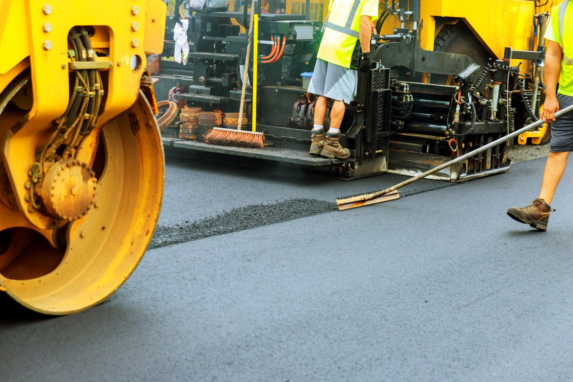 Asphalt paving - Laying fresh asphalt pavement in Wendell, NC