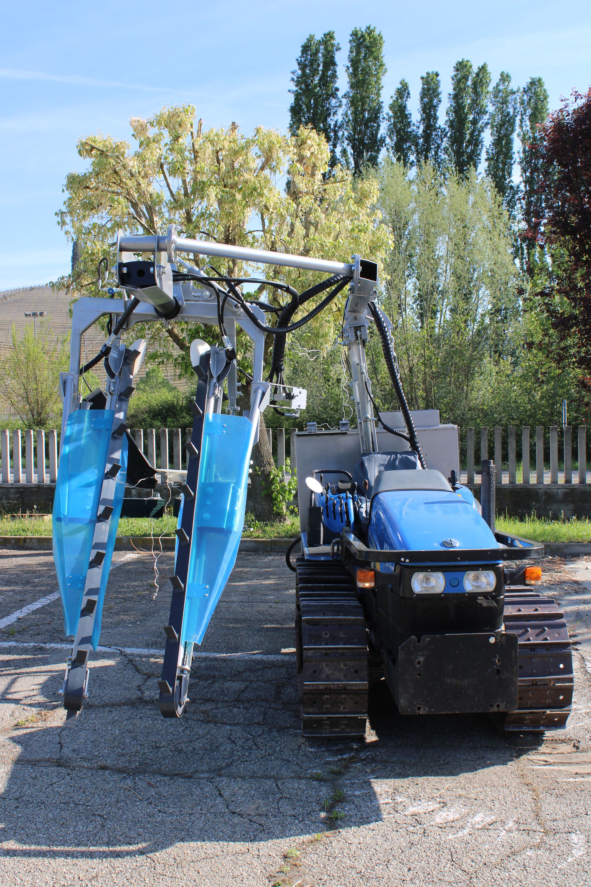 VINE TUCKING MACHINE REVOLUTION