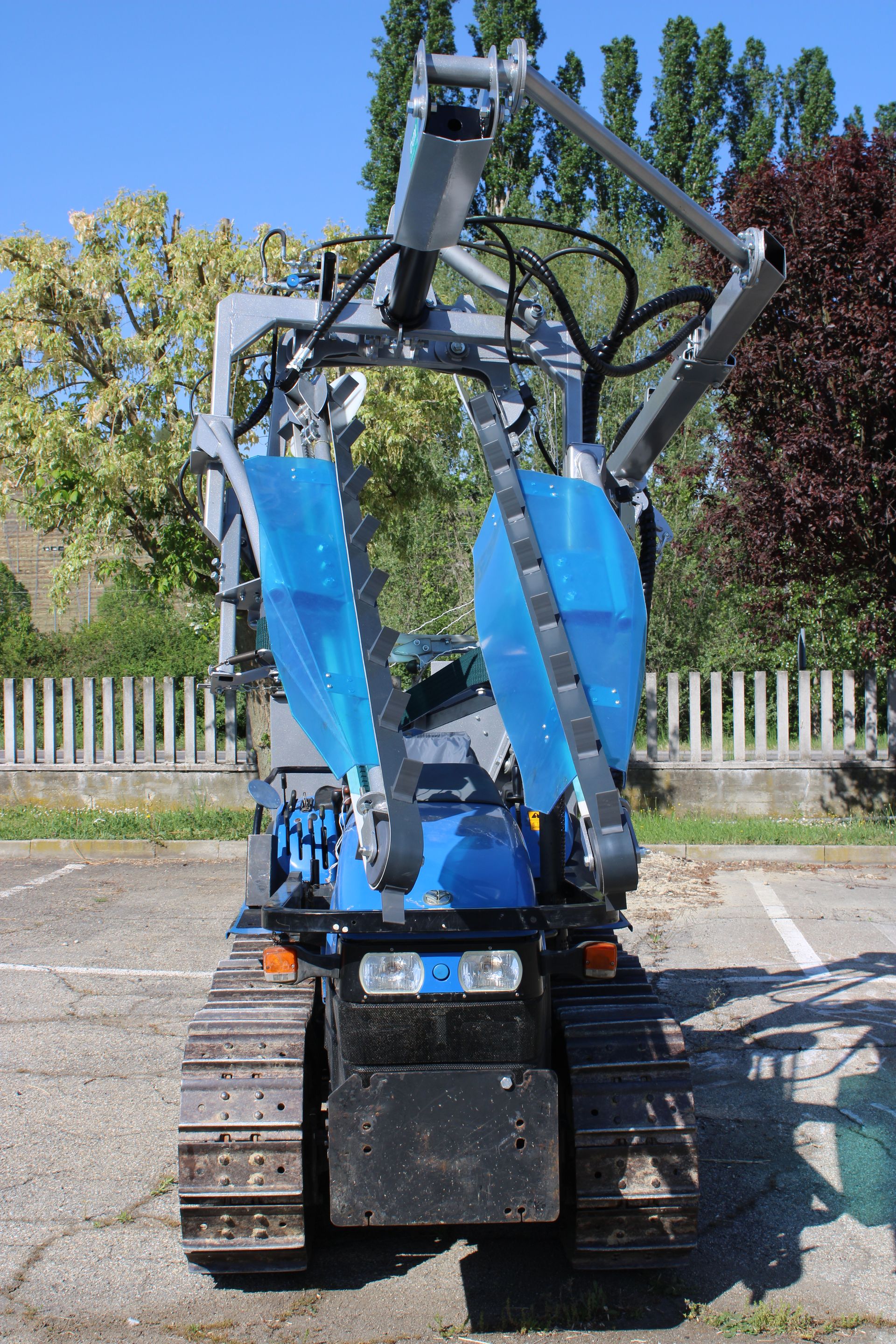 VINE TUCKING MACHINE REVOLUTION