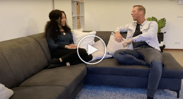 Lenore in gesprek met Aad over wat haar helpt om te ontspannen