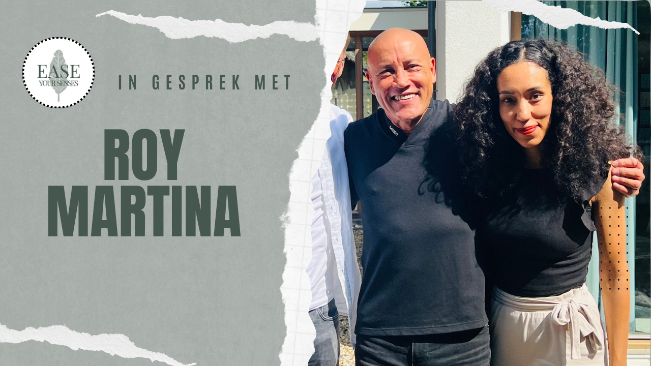 Roy Martina met een vrouw naast hem, lachend op een promotiefoto in de stijl van gescheurd papier.