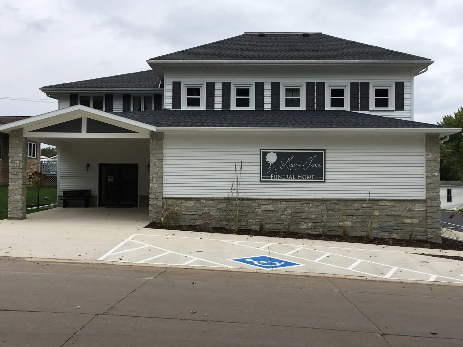 Law Jones Cremation & Funeral Care location in Preston, Iowa