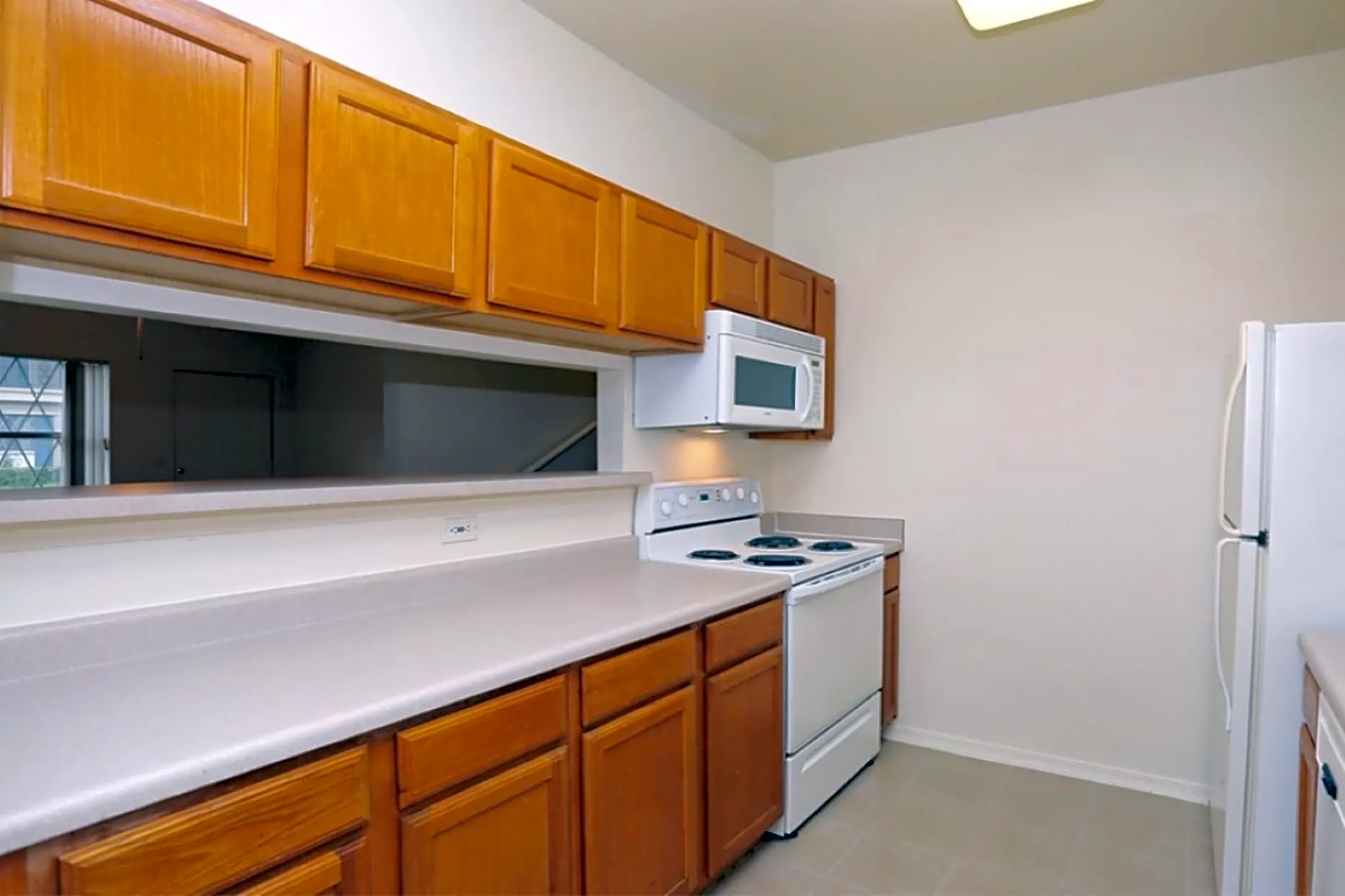Kitchen photo alternate layout