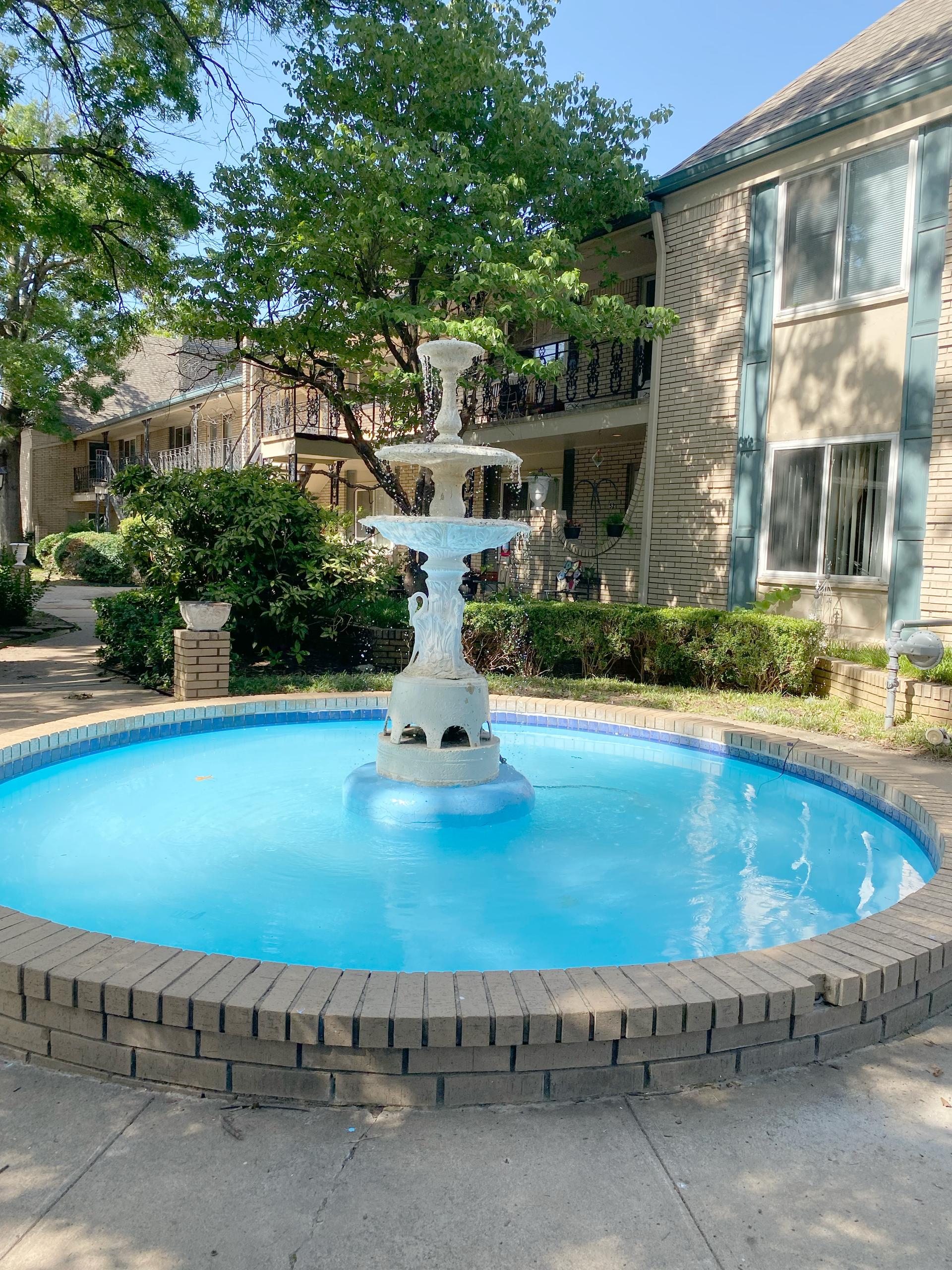 Photo of fountain with statue