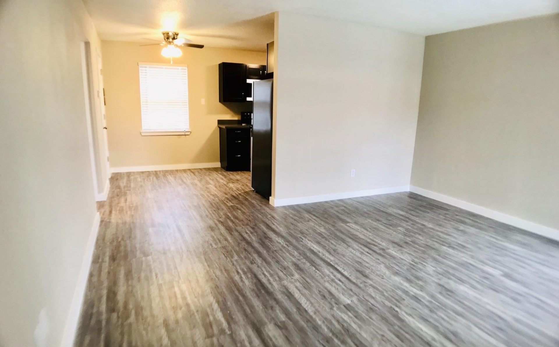 Living room photo 2