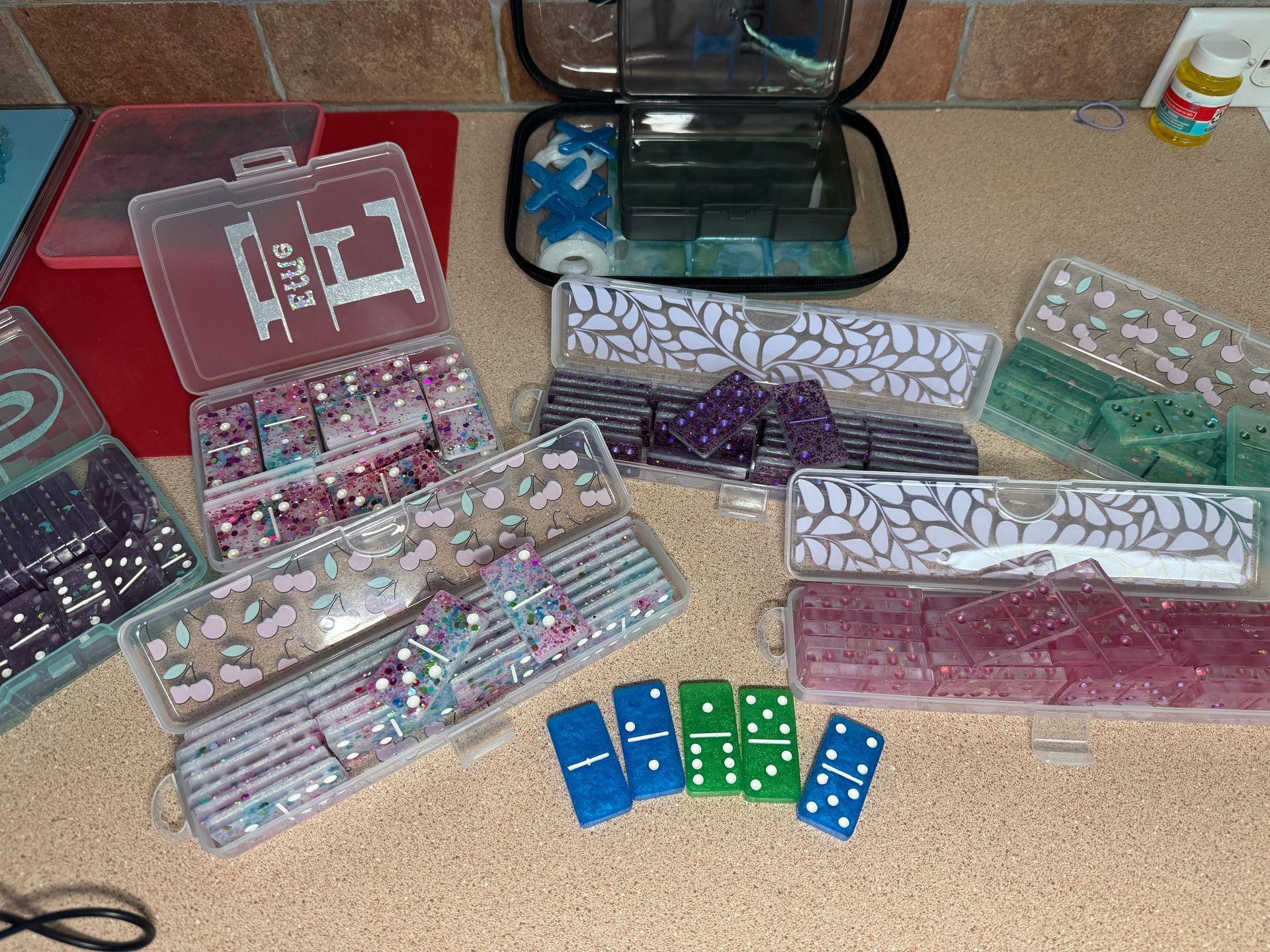Dominoes